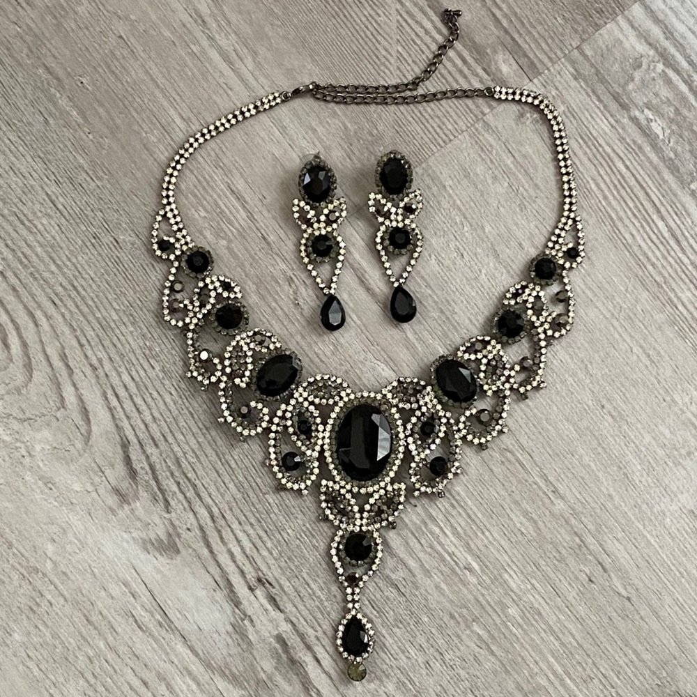 Rhinestone statement bib necklace and earrings set